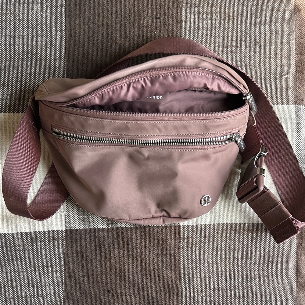 Lululemon Athletica Mauve Belt Bag